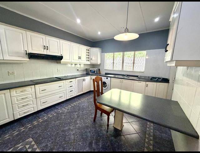 5 BEDROOM HOUSE FOR SALE IN WEMBLEY